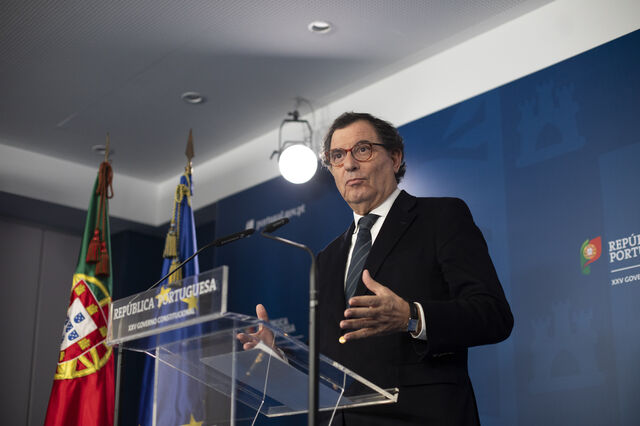 Governo estuda atribuição de apoios a fundo perdido a pequenos empresários