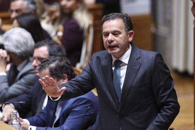 Montenegro recusa retificativo, mas admite “pequenos défices”