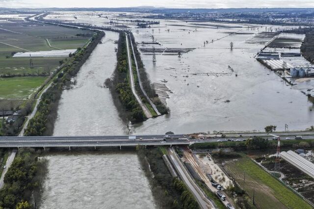 Concluída intervenção no dique que cedeu no rio Mondego, em Coimbra