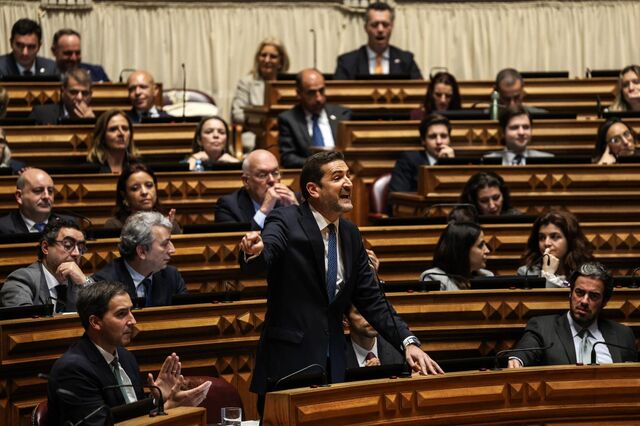 Hugo Soares responde a críticas de Passos Coelho: 'É manifestamente um tiro ao lado'
