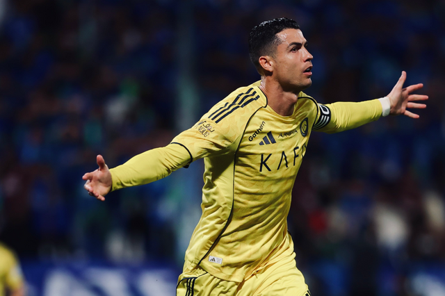 Cristiano Ronaldo compra 25% do Almería: 'Sempre quis contribuir para o futebol para além dos relvados'