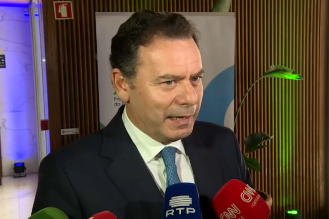 Montenegro quebra silêncio sobre Passos Coelho: 'Não vou andar a fazer papel de comentador' 