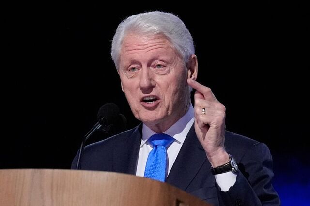 Ex-presidente dos EUA Bill Clinton diz que “não fez nada de errado” na relação com Epstein