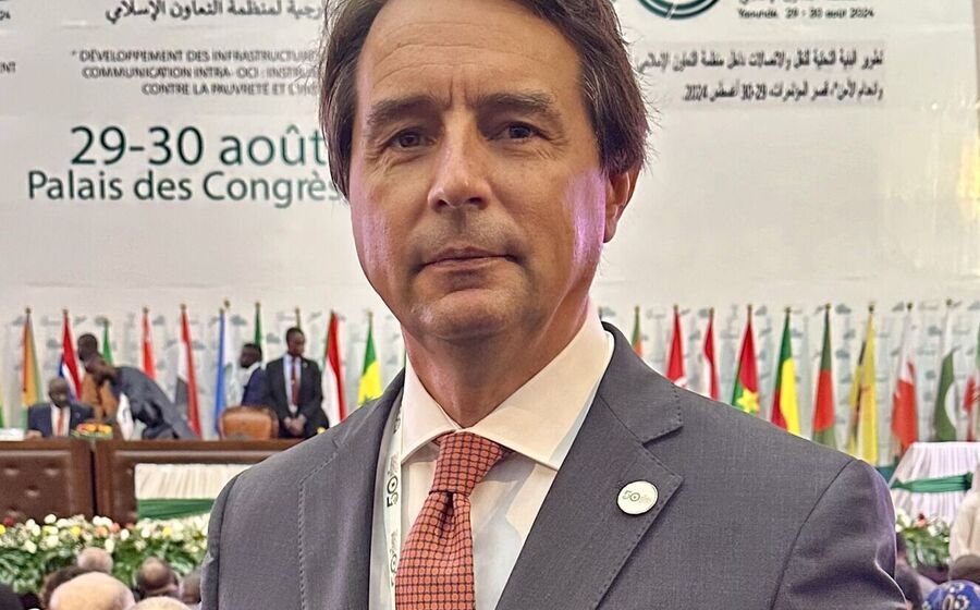 Nuno Vaultier Mathias é licenciado em Direito.