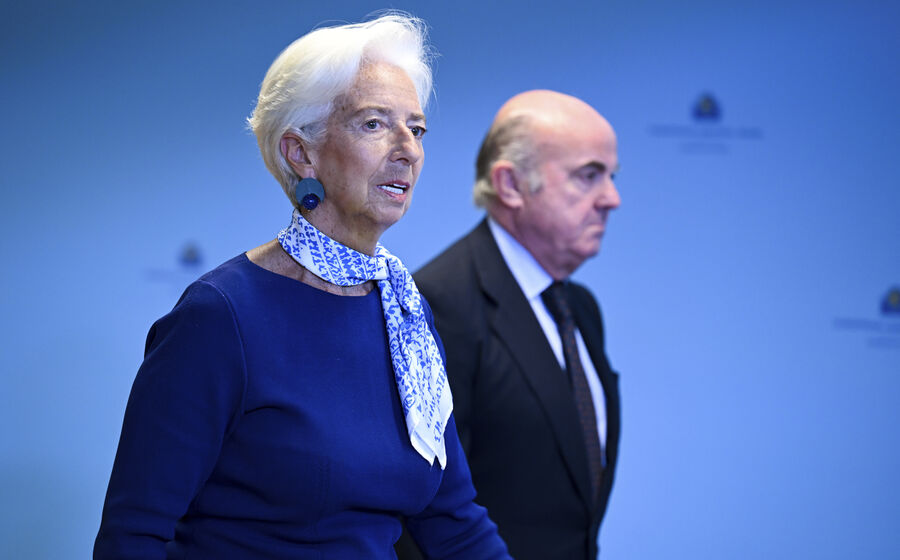 Luis de Guindos e Christine Lagarde lideram as reuniões com os governadores para discutir a política monetária da Zona Euro.
