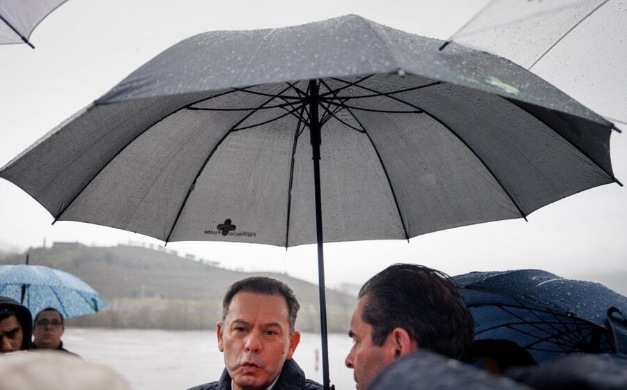 Luís Montenegro em visita ao Peso da Régua