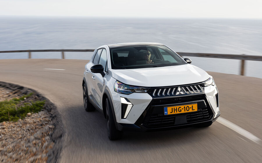 Mitsubishi Grandis.mp4