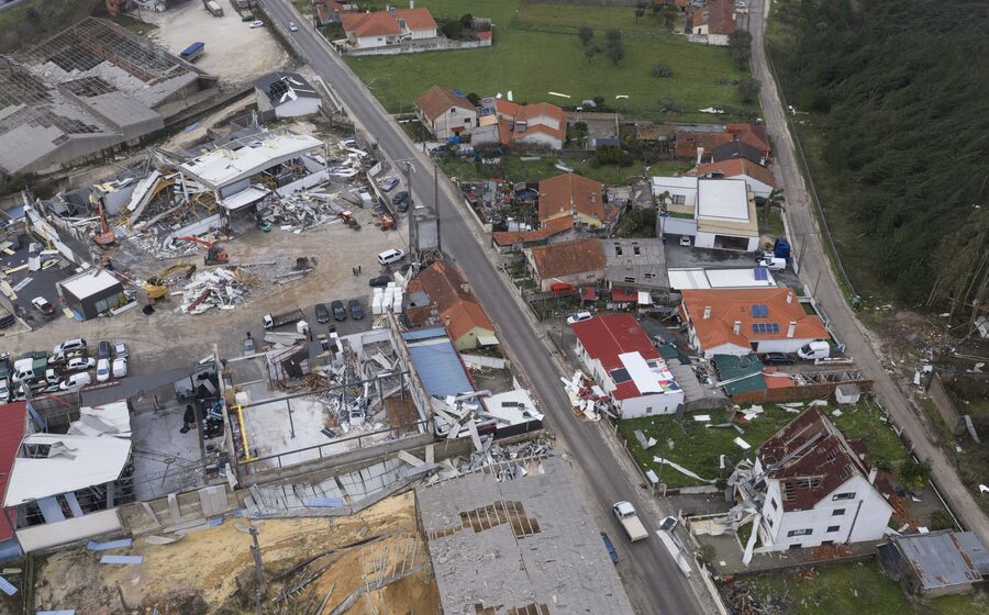 Vista aérea dos estragos na região de Leiria