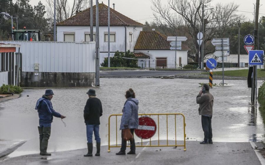 O IPMA diz que a chuva vai manter-se até quinta-feira