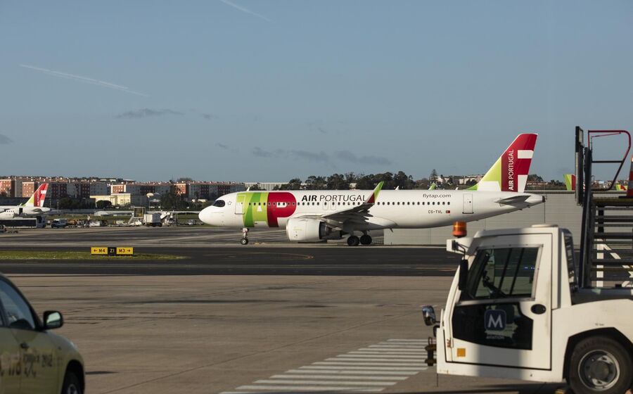 O voo TP1240, proveniente de Lisboa, terá ficado a menos de 300 metros do solo durante uma descida a alta velocidade perto de Krivoklát,