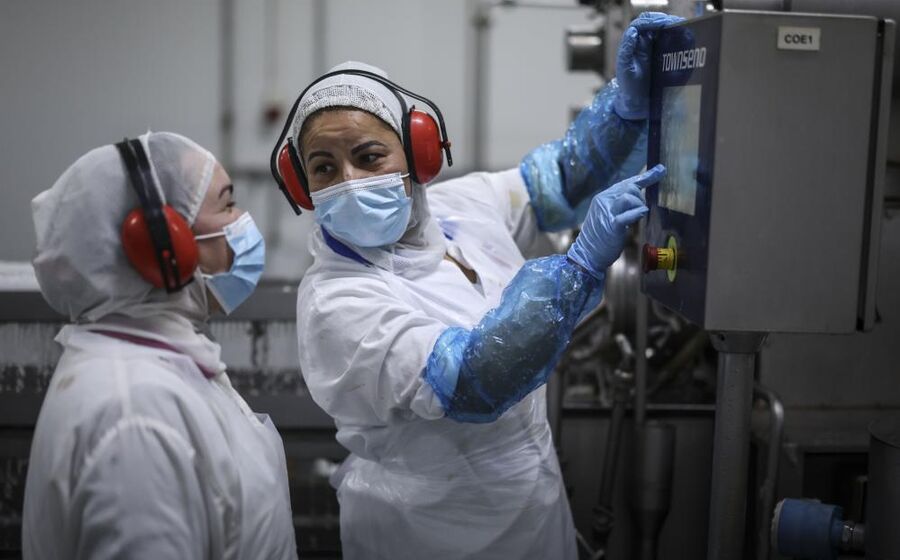 Nas falências, os aumentos mais expressivos registaram-se no alojamento e restauração, com uma subida de 8,6%, seguindo-se o setor da informação e comunicação (+7,9%) e os transportes (+5,6%).