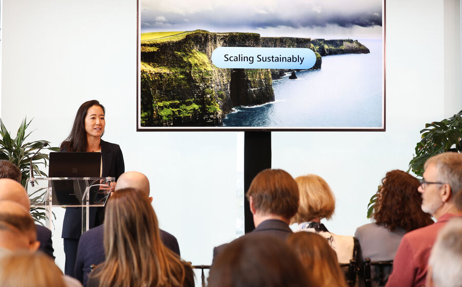 A Microsoft anuncia a concretização de uma meta ambiciosa, mas admite que ainda falta fazer mais.