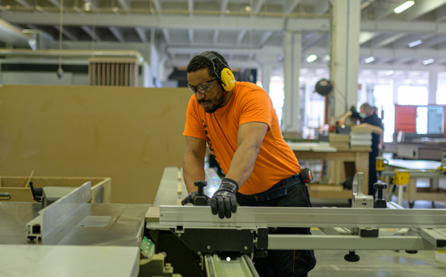 Carpintaria industrial Gotflow, em Sintra, comprada pela Britânica Arrow