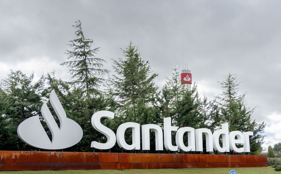 O Santander, que encerrou 2025 com 180 milhões de clientes, espera atingir 210 milhões em 2028 