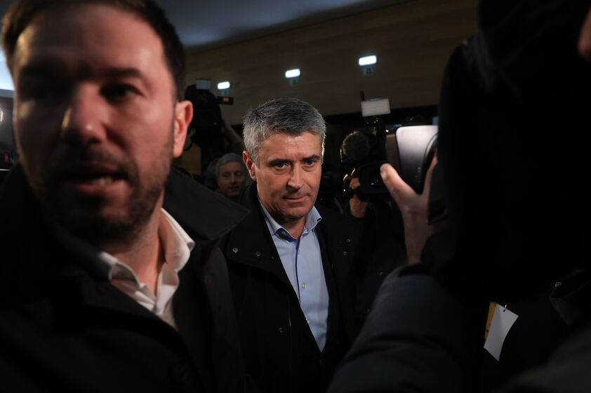 Carneiro apela ao Governo para considerar resultados democráticos