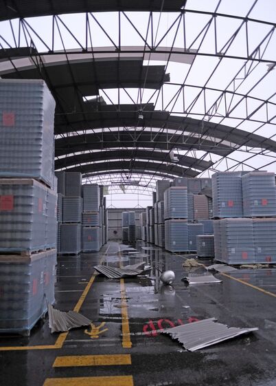 Fábrica da BA Glass danificada pelo mau tempo