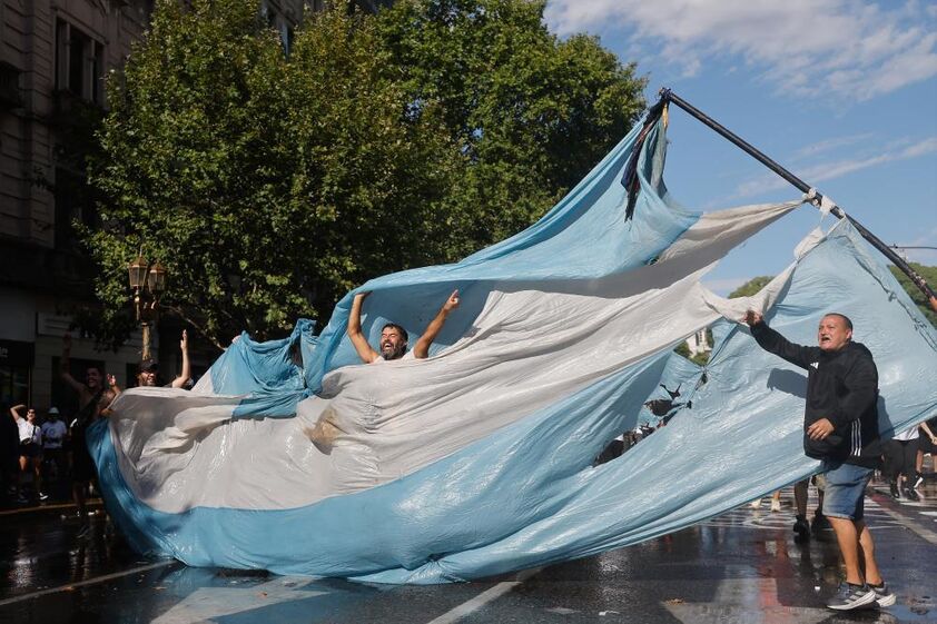 Imagens da greve geral na Argentina a 19 de fevereiro