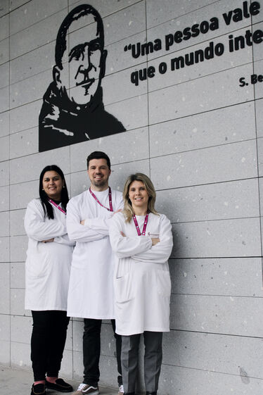 A provedora da SCM do Marco de Canaveses com a equipa do Serviço Móvel de Apoio ao Cuidador (SMAC)