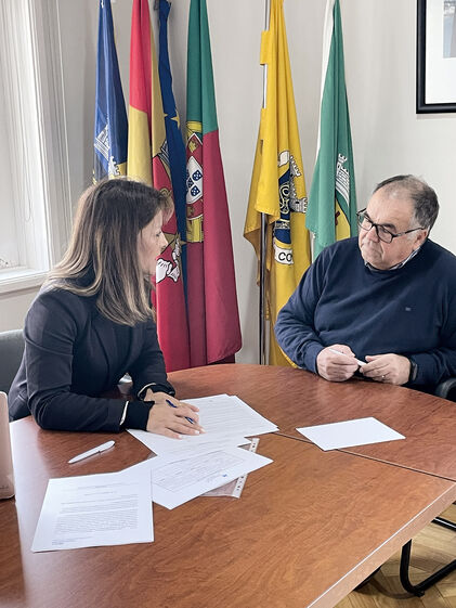 A provedora da SCM do Marco de Canaveses com a equipa do Serviço Móvel de Apoio ao Cuidador (SMAC)