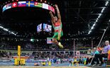 Gerson Baldé é campeão mundial do salto em comprimento de pista curta
