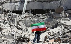 Dubai e Abu Dhabi sob ameaça de mísseis. Trump quer 'estar envolvido' na escolha de líder do Irão