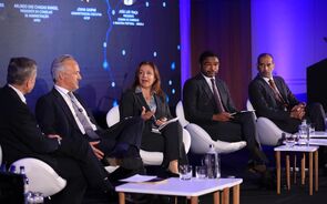 Peso de Portugal na carteira de investimento externo de Angola abaixo de 1%. Chineses dominam