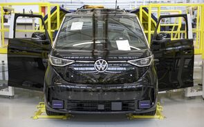 O grupo alemão anunciou igualmente que vai cortar 50.000 postos de trabalho na Alemanha até 2030