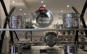 Empresas 'às voltas' com 'milhares de euros' de encomendas em banho-maria