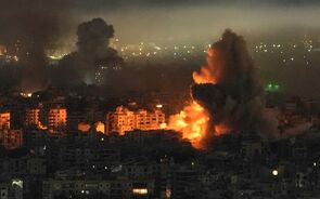 Navio perto dos Emirados Árabes Unidos atingido por projétil. Sete mortos no Líbano após ataques