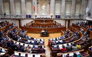 Com a abstenção, o Chega ajudou a chumbar todas as alterações ao Código Contributivo.