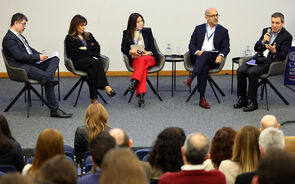 O debate mostrou que a sustentabilidade já não exige apenas especialistas, mas profissionais e líderes capazes de cruzar áreas como risco, inovação, ética e gestão nas várias funções das organizações.