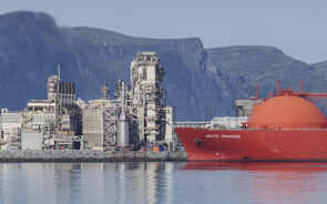 A  refinaria de Ras Laffan, no Catar, deverá demorar entre três a cinco anos a recuperar 