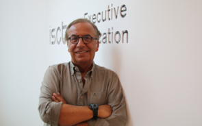 Programas desenhados com empresas e para empresas