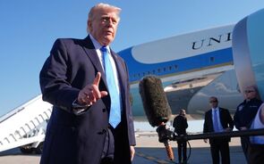 Declarações de Donald Trump colocaram Brent abaixo dos 100 dólares.