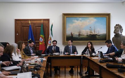 O pagamento de lay-off foi discutido e votado esta quarta-feira na Comissão de Trabalho.