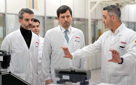 Luís Rodrigues, administador da InvestBraga, João Rodrigues, presidente da Câmara de Braga, e Carlos Jardim, líder da unidade bracarense da Bosch.