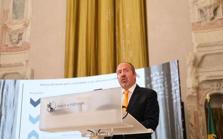 Álvaro Santos Pereira apresenta as previsões económicas do Banco de Portugal no atual contexto de guerra no Irão.