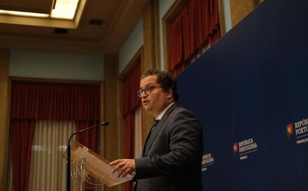 Joaquim Miranda Sarmento, ministro das Finanças, consegue um excedente acima do esperado em 2025.