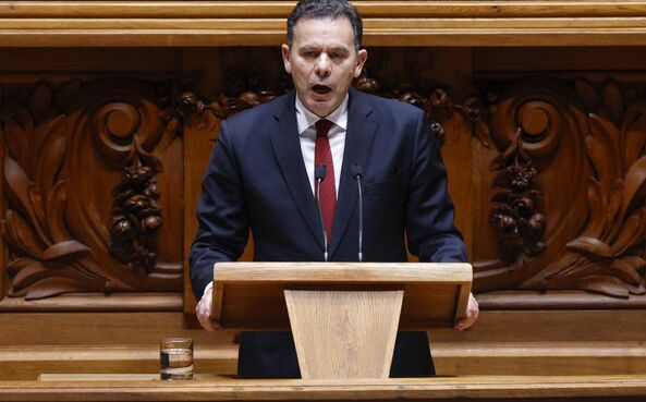 Luís Montenegro no debate quinzenal no Parlamento