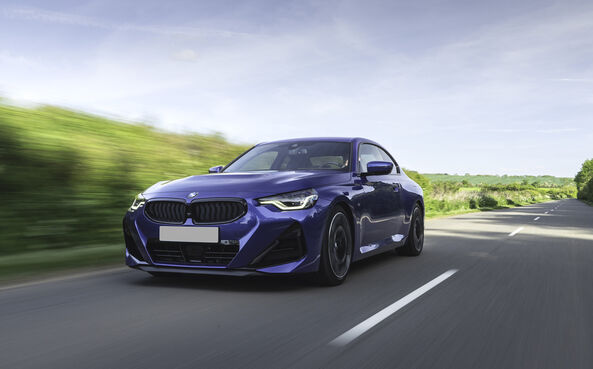 BMW 230i Coupé oferece condução emocional e acessível