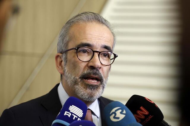 Irão: Rangel explica que Portugal deu 'autorização condicional' aos EUA para usar as Lajes