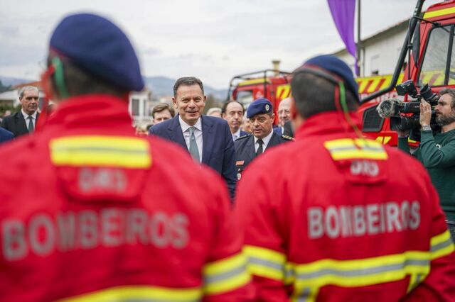 Luís Montenegro avisa que mais meios têm de resultar em melhor combate aos incêndios