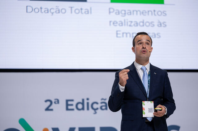 O fomento da reconstrução e do futuro