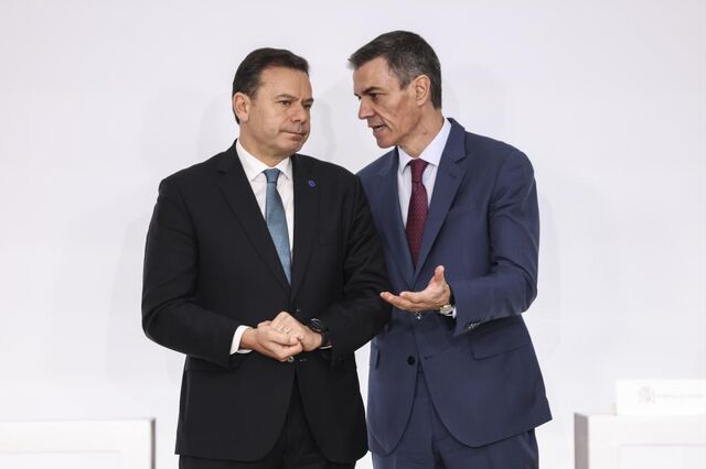 Montenegro admite mais medidas para suavizar subida dos combustíveis