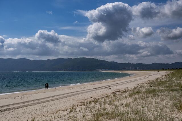 Incêndio de grandes dimensões consome hotel de madeira da herdeira da Zara em Troia