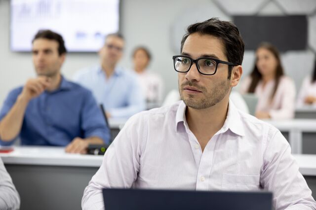 O que distingue um MBA presencial na era das plataformas digitais