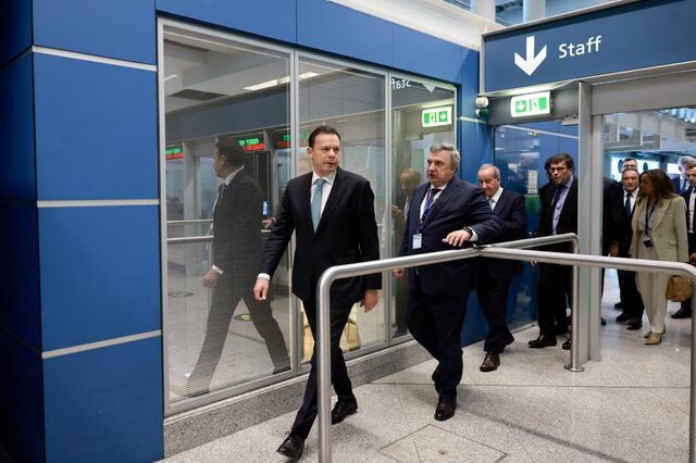 Montenegro insatisfeito com atrasos no controlo nos aeroportos
