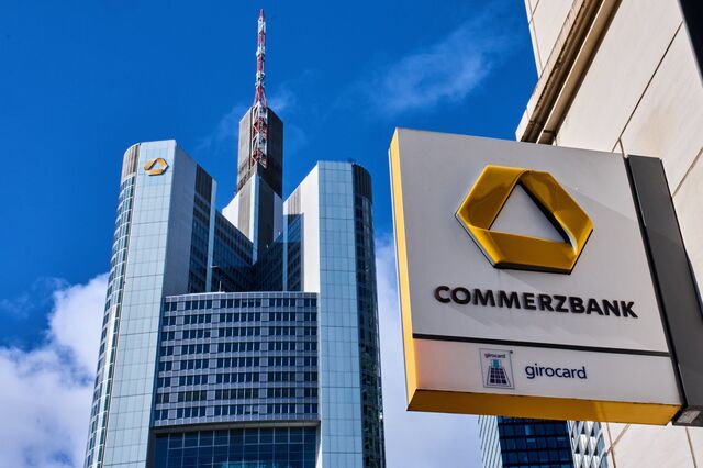 Da entrada 'discreta' à OPA. A escalada do UniCredit no capital do Commerzbank