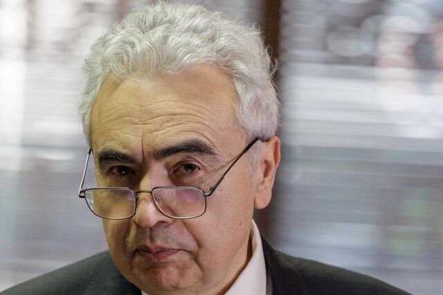 AIE admite fazer nova libertação de reservas de petróleo. Crise já supera choque de 1973