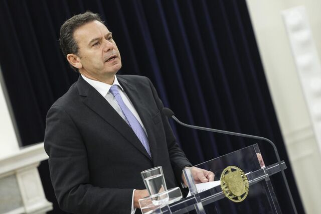 Gasóleo mais caro e gasolina mais barata. Governo lança pacote mensal de 150 milhões